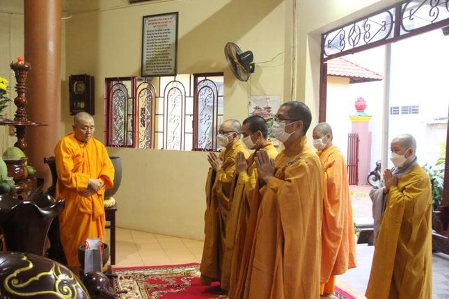 Chư tôn đức Thường trực TP.Buôn Ma Thuột khánh tuế chư tôn giáo phẩm theo truyền thống