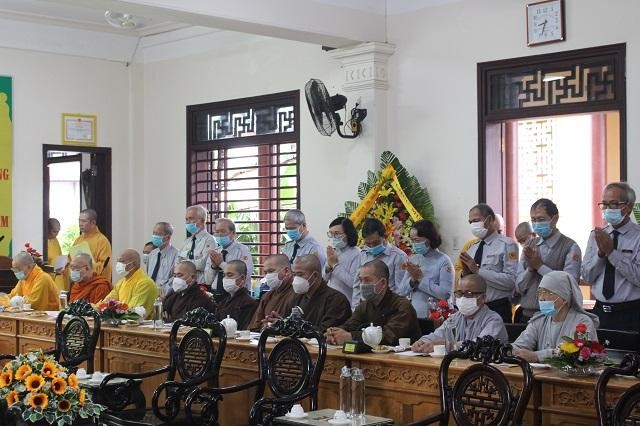 Chư tôn đức và các Phật tử tham dự