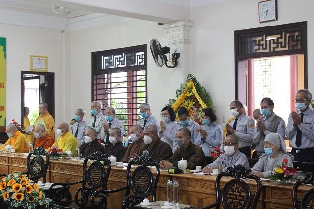 Chư tôn đức và các Phật tử tham dự