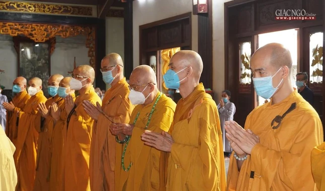 Chư tôn tổ đình Vĩnh Nghiêm tưởng niệm Đức Pháp chủ GHPGVN