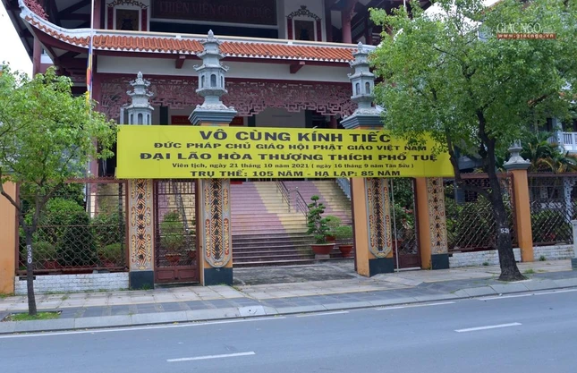 Trước Văn phòng Hội đồng Trị sự phía Nam - thiền viện Quảng Đức, quận 3, TP.HCM