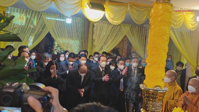 Thành kính đảnh lễ Đại lão Hòa thượng Pháp chủ GHPGVN