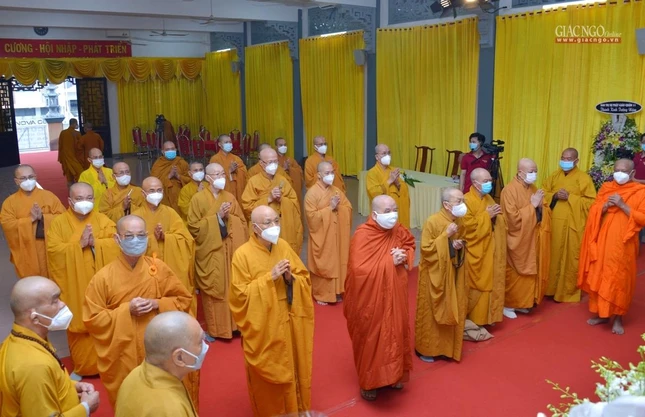 Thành kính tưởng niệm