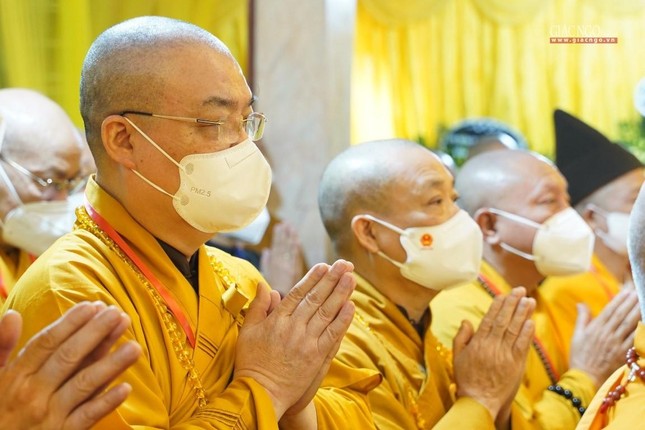 Chư tôn đức Hòa thượng Ban Thường trực Hội đồng Trị sự GHPGVN thành kính tưởng niệm