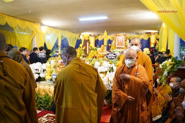 Hòa thượng Thích Thiện Nhơn hữu nhiễu kim quan Đại lão Hòa thượng