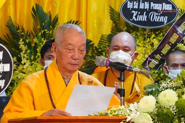 Trưởng lão Hòa thượng Thích Trí Quảng dâng lời tưởng niệm của GHPGVN