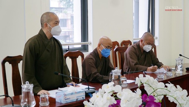 Thượng tọa Thích Quang Thạnh phát biểu tại buổi họp