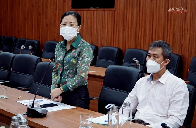 Bà Phan Kiều Thanh Hương phát biểu tại buổi họp