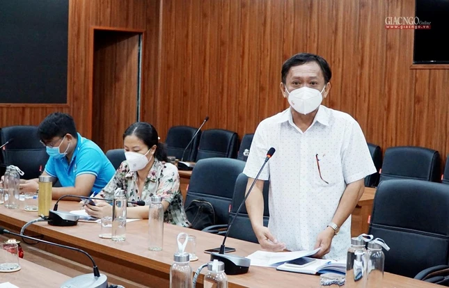 Ông Nguyễn Ngọc Châu đóng góp ý kiến tại buổi họp