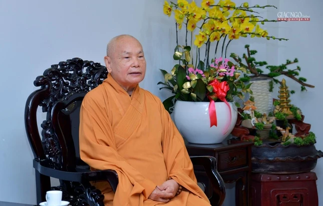 Hòa thượng Thích Thiện Nhơn trân trọng cảm ơn đoàn lãnh đạo Thành ủy, HĐND, UBND, UBMTTQVN, Ban Tôn giáo TP.HCM quan tâm đến thăm, chúc mừng