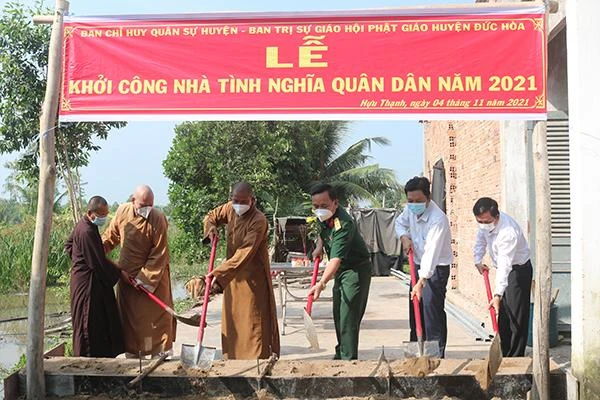 Khởi công xây dựng nhà Tình nghĩa quân dân năm 2021 tại ấp 1 B, xã Hựu Thạnh Khởi công xây dựng nhà Tình nghĩa quân dân năm 2021 tại ấp 1 B, xã Hựu Thạnh