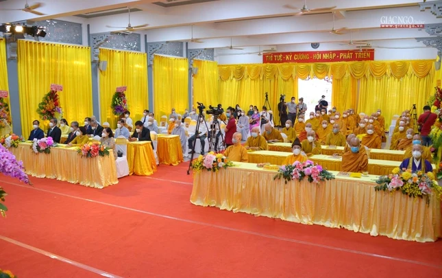 Chư tôn đức tham dự Đại lễ tại điểm cầu TP.HCM