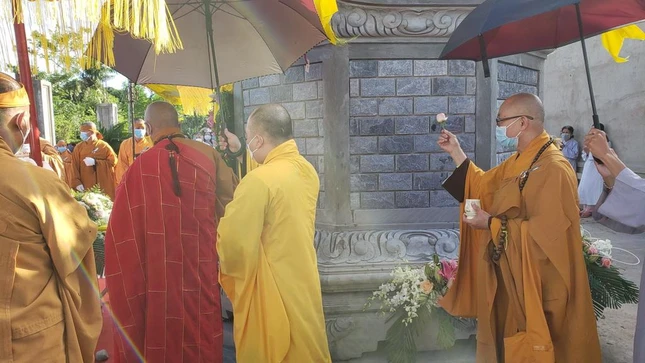 Sái tịnh bảo tháp