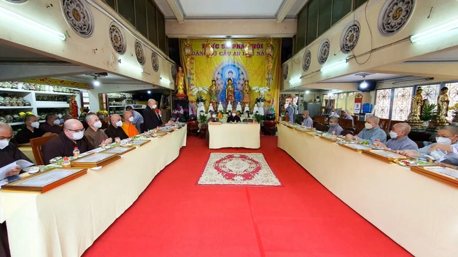 Quang cảnh buổi họp của Ban Trị sự Phật giáo quận 4