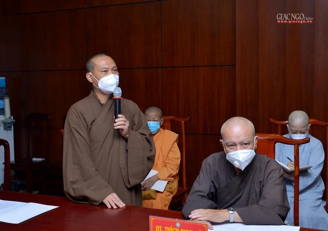 Thượng tọa Thích Trí Chơn đóng góp ý kiến về lễ cầu siêu Thượng tọa Thích Trí Chơn đóng góp ý kiến về lễ cầu siêu