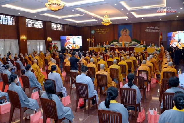 Đại lễ kỳ siêu, nhờ năng lực cầu nguyện an ủi hương linh người đã mất