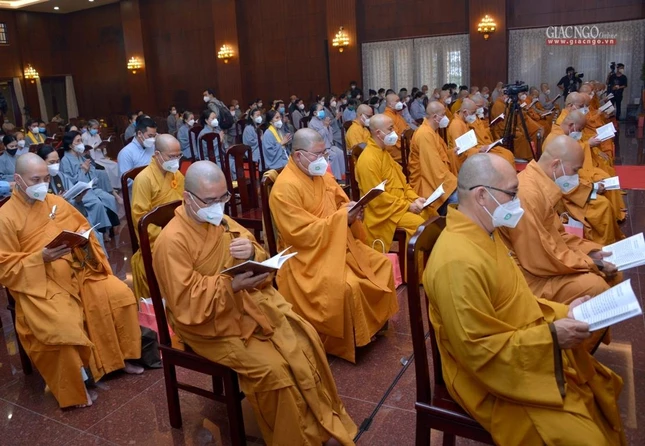 Chư tôn đức Tăng Ni cùng Phật tử đã cùng tụng thời kinh A Di Đà