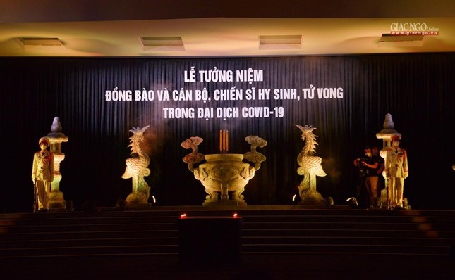 Hương án tôn thờ hương linh những người đã khuất