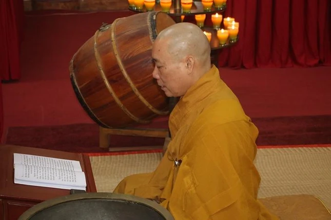 Hòa thượng Thích Bảo Nghiêm trì tụng kinh Dược sư