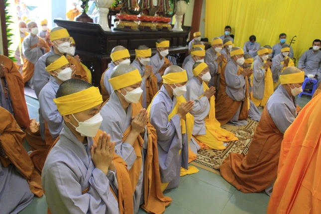 Môn đồ đệ tử cố Ni trưởng