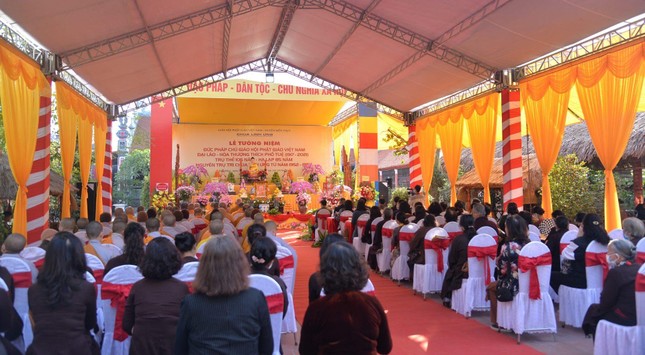 Đông đảo Tăng Ni, Phật tử đã về chùa Kim Đới tưởng niệm Đức Pháp chủ