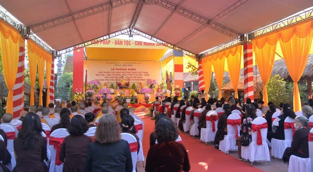 Đông đảo Tăng Ni, Phật tử đã về chùa Kim Đới tưởng niệm Đức Pháp chủ