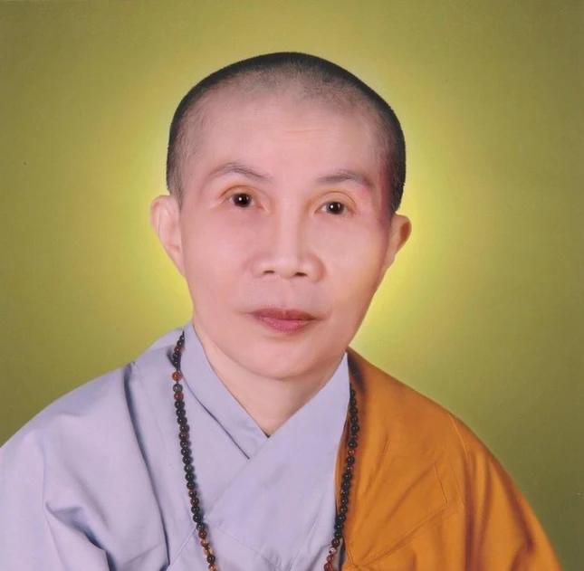 Chân dung Ni trưởng Thích nữ Thông Tuyên