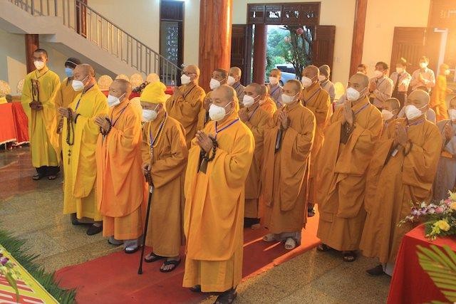 Thực hiện nghi thức chào Quốc kỳ, Đạo kỳ Thực hiện nghi thức chào Quốc kỳ, Đạo kỳ