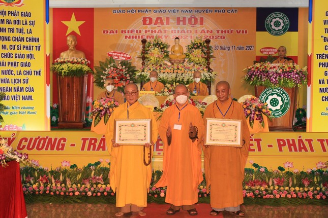 Nhận Bằng tuyên dương công đức của Ban Trị sự GHPGVN tỉnh Bình Định Nhận Bằng tuyên dương công đức của Ban Trị sự GHPGVN tỉnh Bình Định