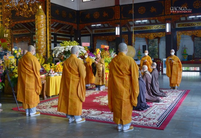 Ban Nghi lễ thực hiện nghi thức cung tiến Giác linh