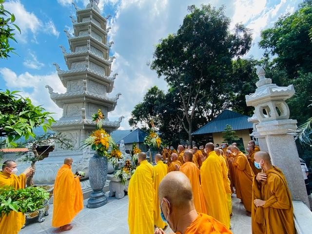 Lễ cung thỉnh linh cốt Trưởng lão Hòa thượng Thích Giác Cầu nhập bảo tháp