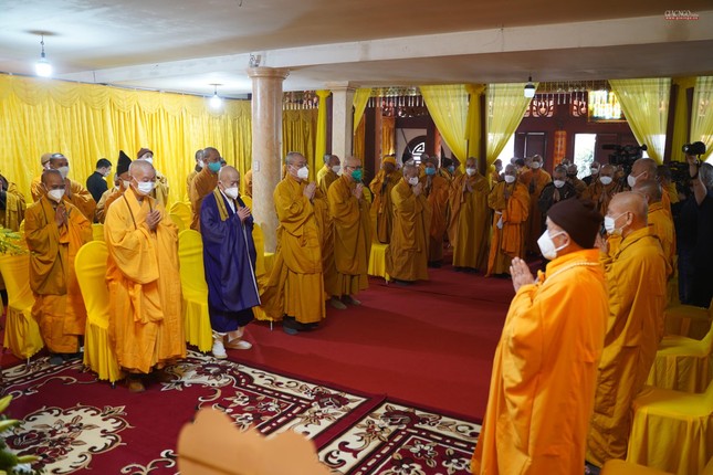 Chư tôn đức Ban Thường trực Hội đồng Chứng minh, Hội đồng Trị sự tưởng niệm tuần chung thất Đức Đệ tam Pháp chủ GHPGVN - Đại lão Hòa thượng Thích Phổ Tuệ