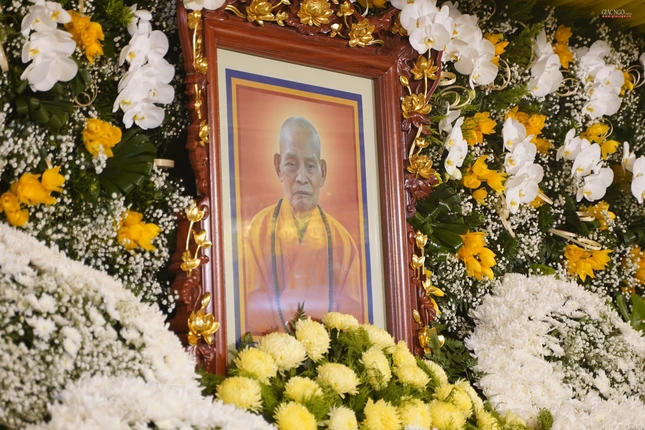 Di ảnh Đại lão Hoà thượng Thích Phổ Tuệ - Đệ tam Pháp chủ GHPGVN