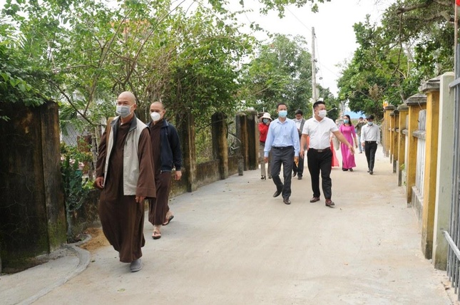 tuyến đường bê-tông có chiều dài 1,3 km, rộng 3,5m được đưa vào sử dụng