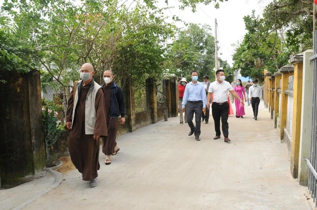 tuyến đường bê-tông có chiều dài 1,3 km, rộng 3,5m được đưa vào sử dụng