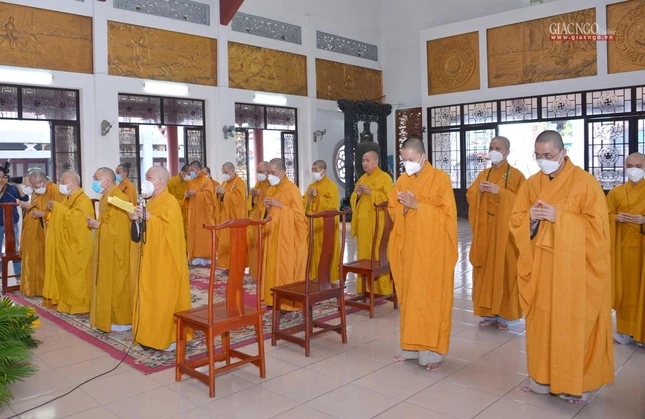 Lễ cử hành tại chánh điện thiền viện Quảng Đức