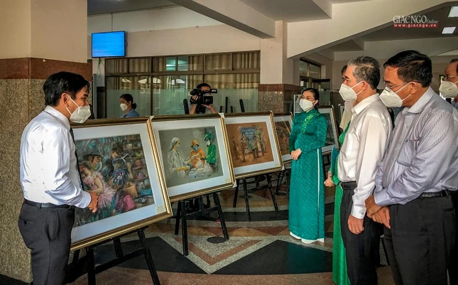 Bộ tranh Sài Gòn thời giãn cách của họa sĩ Lê Sa Long Bộ tranh Sài Gòn thời giãn cách của họa sĩ Lê Sa Long