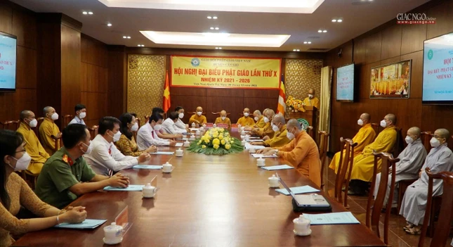 Quang cảnh hội nghị tổng kết Phật sự khóa IX, suy cử nhân sự Ban Trị sự GHPGVN huyện Cần Giờ làn thứ X nhiệm kỳ 2021-2026
