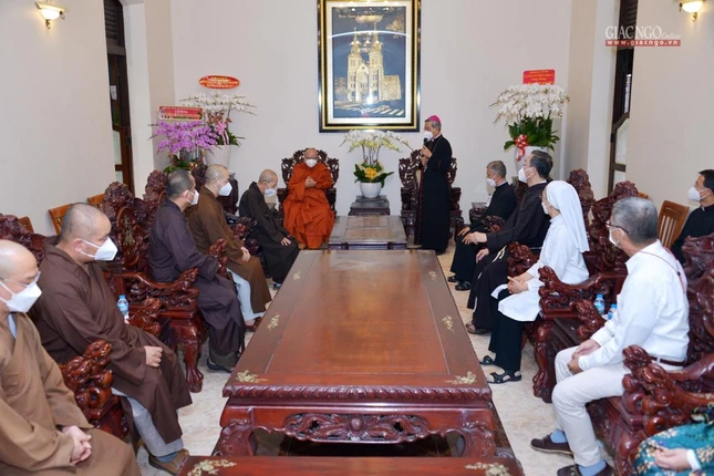 Ngài Tổng Giám mục Giuse Nguyễn Năng tiếp phái đoàn Ban Trị sự GHPGVN TP.HCM