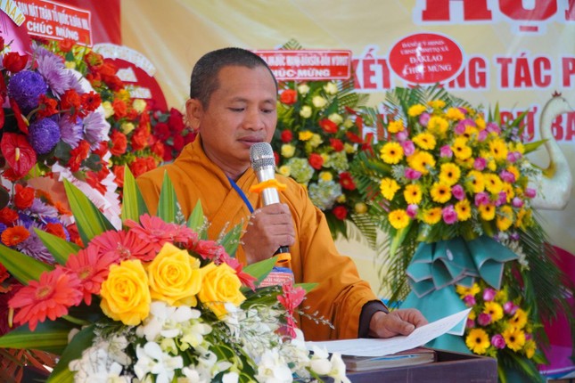Thượng tọa Thích Nhuận Thân, Trưởng ban Trị sự huyện Đắk Mill, Trưởng ban Tổ chức phát biểu khai mạc