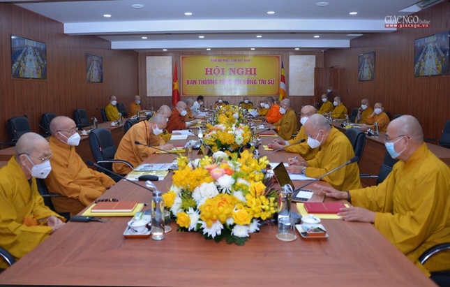 Chư tôn đức Ban Thường trực tại Văn phòng II Trung ương Giáo hội