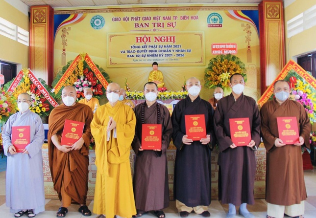 Thanh viên Ban Trị sự TP.Biên Hòa nhận quyết định