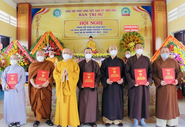 Thanh viên Ban Trị sự TP.Biên Hòa nhận quyết định