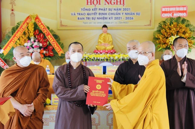Thượng tọa Thích Minh Trí nhận quyết định Trưởng ban Trị sự GHPGVN TP.Biên Hòa (2021-2026)
