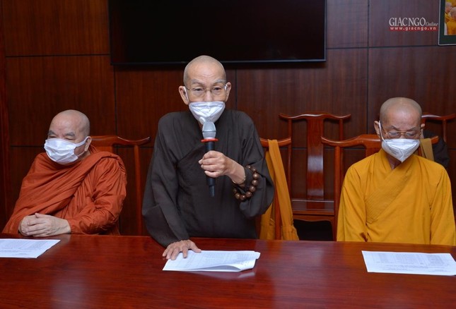 Hòa thượng Thích Thiện Đức phát biểu ý kiến