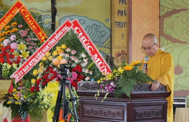 Thượng tọa Thích Huệ Khai phát biểu khai mạc hội nghị