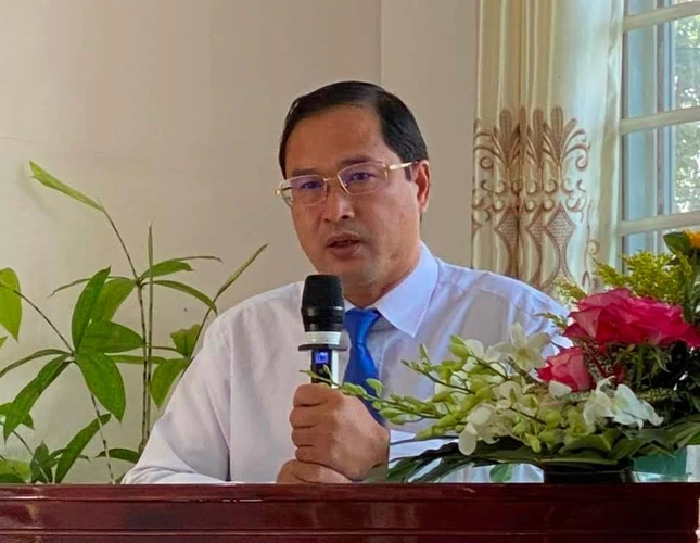 Ông Nguyễn Tấn Bản phát biểu tại hội nghị Ông Nguyễn Tấn Bản phát biểu tại hội nghị