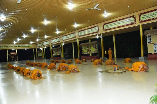 Đảnh lễ Tam bảo