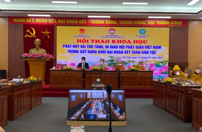 Chư tôn đức, đại biểu chủ tọa hội thảo trực tuyến - Ảnh: M.Ân