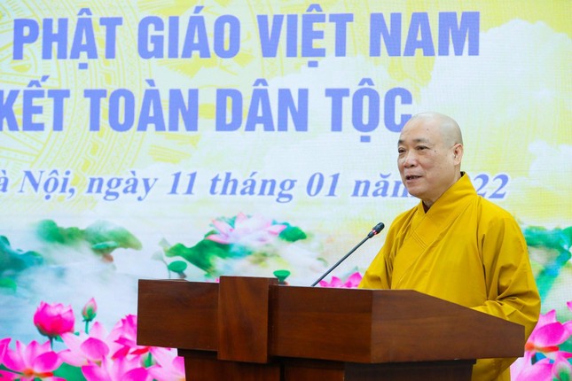 Hòa thượng Thích Bảo Nghiêm với chủ đề “Tăng Ni thời hiện đại - Những phẩm chất đạo đời dung thông" - Ảnh: M.Ân